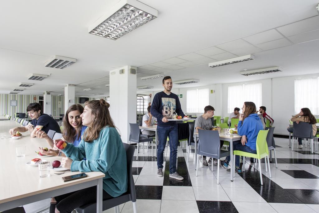 Residencia Universitaria Resa Siglo XXI Culleredo Bagian luar foto